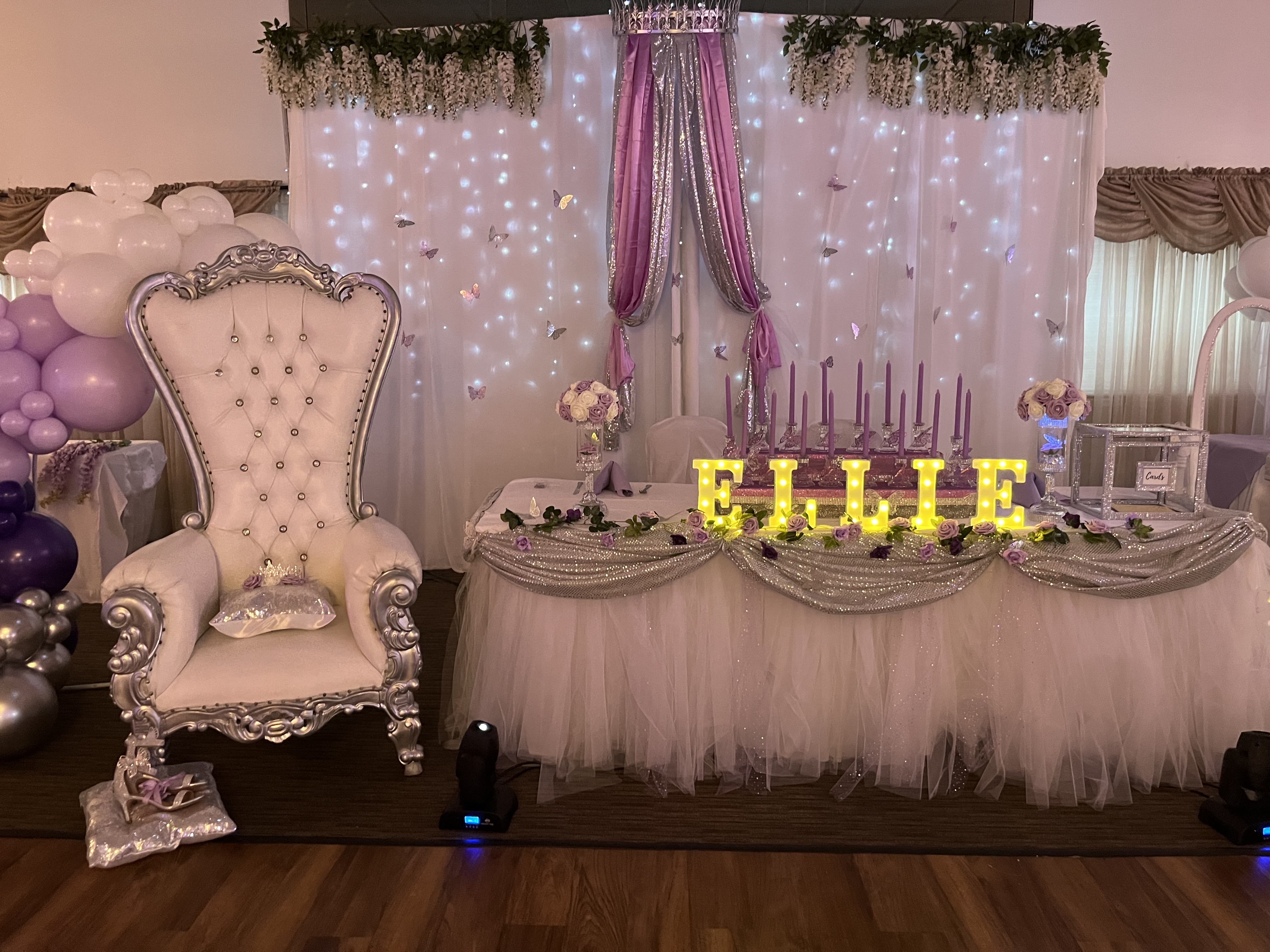 Head table with marquee letters